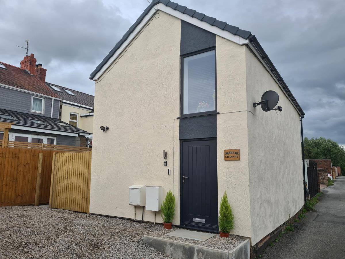 The Granary Villa Buckley Exterior foto