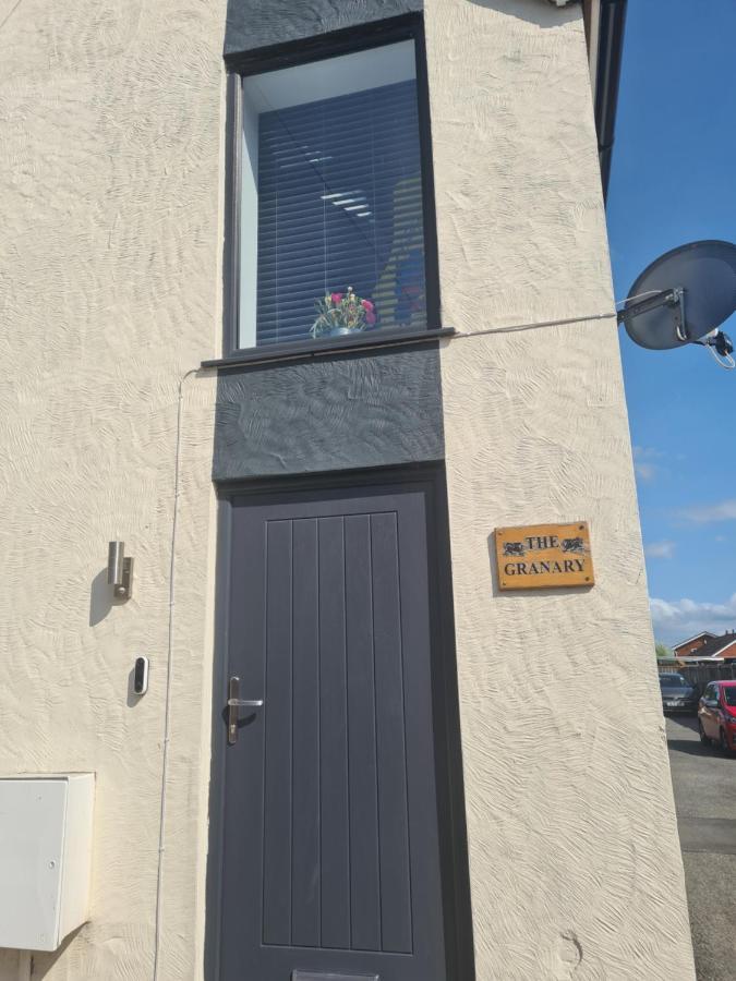 The Granary Villa Buckley Exterior foto